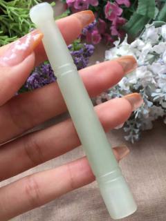 和田玉烟嘴为什么适合长期把玩?