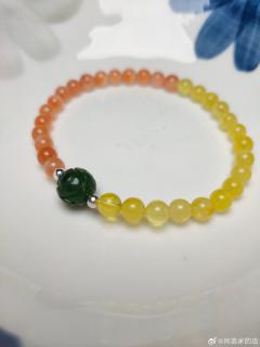 上新,手串,天然南红,搭配天然翡翠a货平安扣,天然蜜蜡吉祥纹珠,配珠
